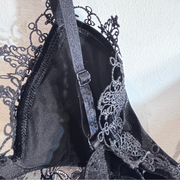 DOLLS KILL Sz 3X Widow Black Lace Velvet Bralette Goth Punk Adjustable Straps - Picture 9 of 11